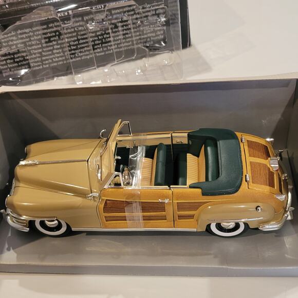 Vintage 1998 Motor City Classics 1948 Chrysler Town Country Diecast Model 1:18 - Picture 3 of 16